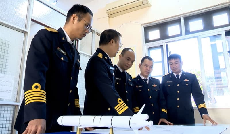 Viện Kỹ thuật Hải quân chế tạo thành công thiết bị huấn luyện trắc thủ sonar thế hệ mới